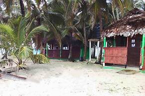 Cabins in Asserya Island - San Blas paradise - meals included