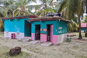 Cabins in Asserya Island - San Blas paradise - meals included
