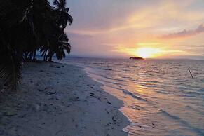 Cabins in Asserya Island - San Blas paradise - meals included