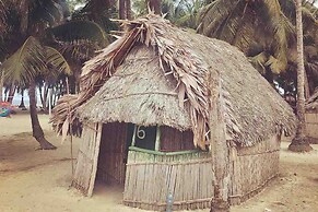 Cabins in Asserya Island - San Blas paradise - meals included