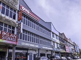 OYO 1145 Lea Guest House & Cafe