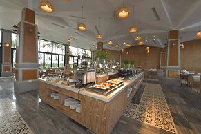 Cocoland Thu Xa Ancient Town Resort