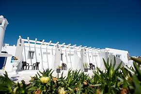 Petra Mykonos Studios & Suites