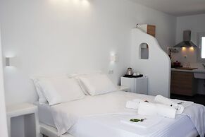 Petra Mykonos Studios & Suites