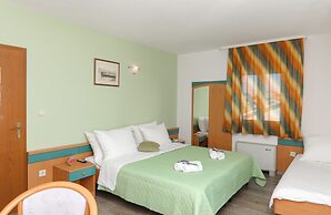 Downtown Private Rooms