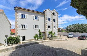 Downtown Private Rooms