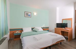 Downtown Private Rooms