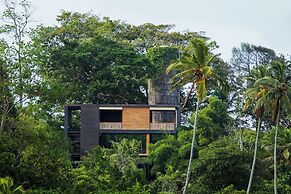 Tri Ahangama