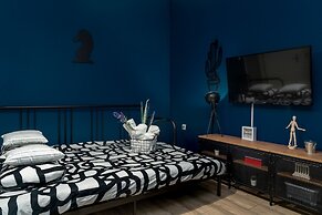 Apartment at the foothills of Acropolis