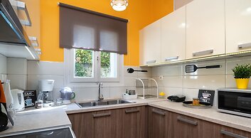 Apartment at the foothills of Acropolis