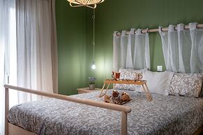 Apartment at the foothills of Acropolis