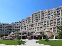 Varna South Bay Apart Complex