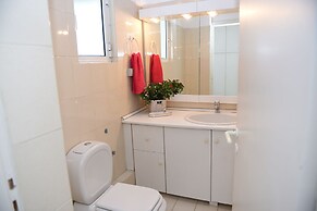 Top Floor With Stunning 360 View