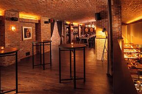 Hotel Distil, Autograph Collection