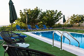 Anemos Villa in Salakos