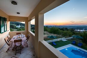 Anemos Villa in Salakos