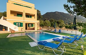 Anemos Villa in Salakos