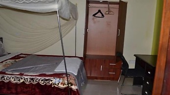 Strikers Hotel