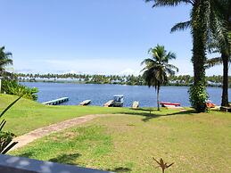 Hotel African Queen Lodge