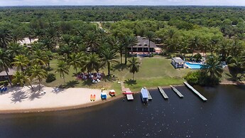 Hotel African Queen Lodge