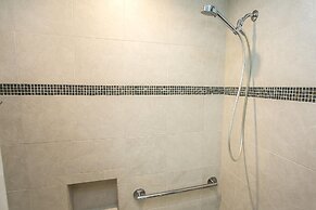 Hibiscus C202 [2/2] Free Activities! & Oceanview Wifi 3 Pools