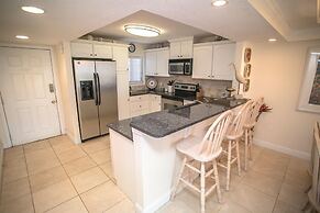 SEA Haven 515 [2/2] Free Activities! & Oceanfront Wifi Pool
