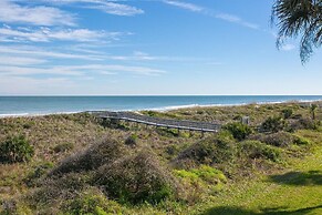SEA Haven 520 [2/2.5] Free Activities! & Oceanfront Wifi Pool