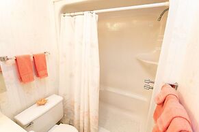 SEA Haven 520 [2/2.5] Free Activities! & Oceanfront Wifi Pool