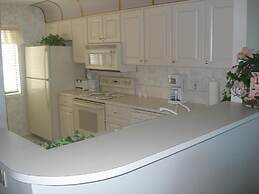 SEA Haven 520 [2/2.5] Free Activities! & Oceanfront Wifi Pool