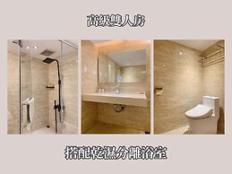 Champs Elysees Hotel