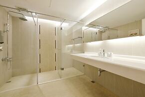 Champs Elysees Hotel