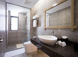 The QUBE Hotel & Suite Vientiane