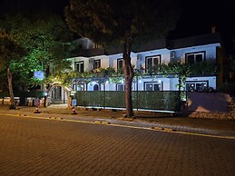 Moonlight Apart Hotel