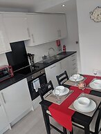 LT Grove Apartment - Stratford