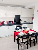 LT Grove Apartment - Stratford
