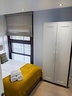 LT Grove Apartment - Stratford