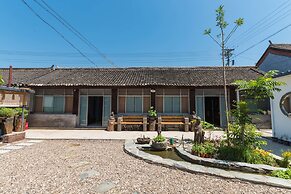 B&B  under  GreatWall