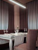 Midtown Hotel