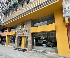 Grand Park Hotel