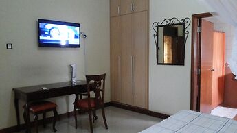 Lillian Towers Hotel