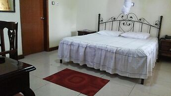 Lillian Towers Hotel