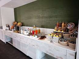 Youmami Lifestyle Suite Hotel
