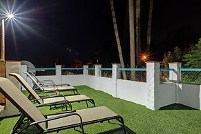 Villas By Seric,15' walking to the beach