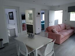 Villas By Seric,15' walking to the beach