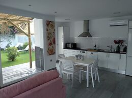 Villas By Seric,15' walking to the beach