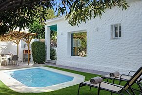 Villas By Seric,15' walking to the beach