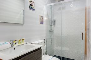 Villas By Seric,15' walking to the beach