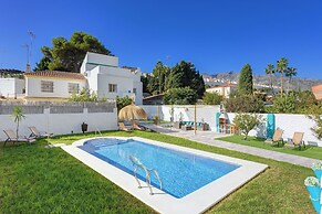 Villas By Seric,15' walking to the beach