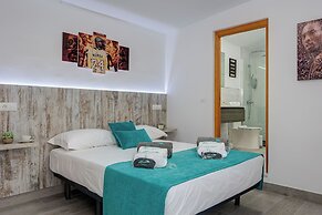 Villas By Seric,15' walking to the beach