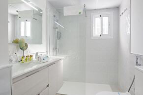 Villas By Seric,15' walking to the beach